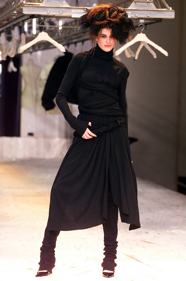 Jean Paul Gaultier Look 4 - Autumn/Winter 2002 | Modefact