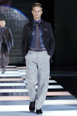 Giorgio Armani Look 40 - Autumn/Winter 2005 | Modefact