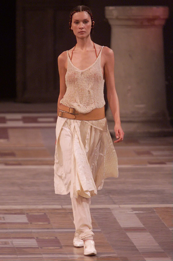 Dries Van Noten Look 1 - Spring/Summer 2002 | Modefact